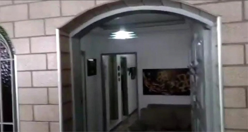 Casa Térrea à venda com 6 quartos em Jardim Rosana, São Paulo, SP