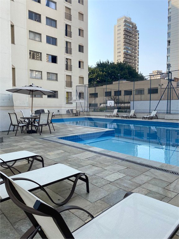 Apartamento à venda com 2 quartos em Moema, São Paulo, SP