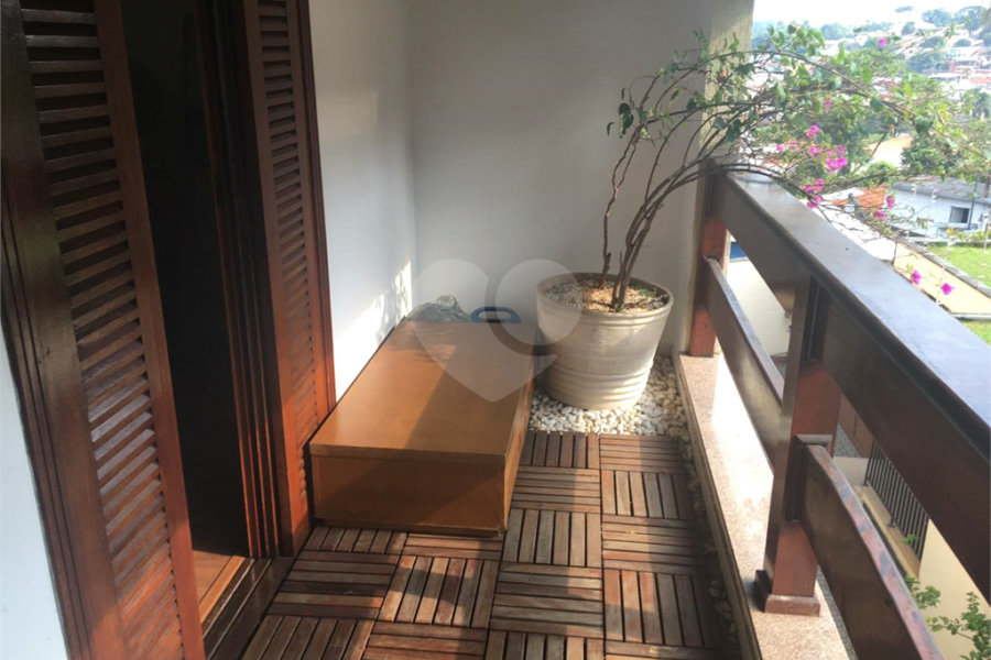 Casa à venda com 3 quartos, sendo 1 suíte, no condomínio Morada de Itapuã, São Paulo - SP