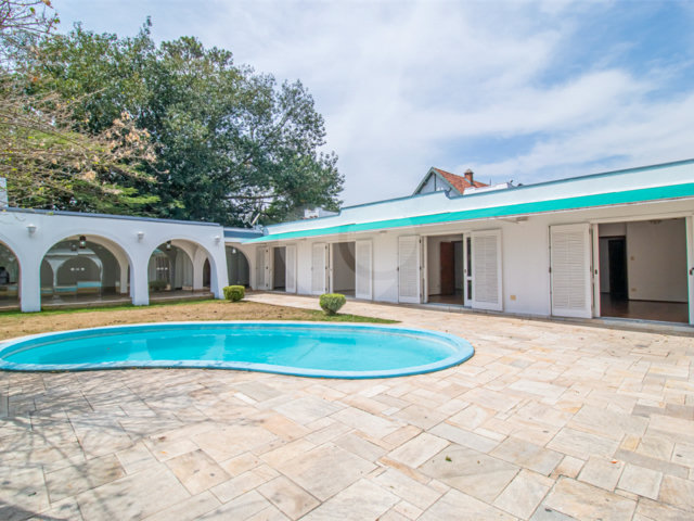 Casa Térrea à venda com 5 quartos, sendo 2 suítes,  em Jardim Marajoara, São Paulo, SP