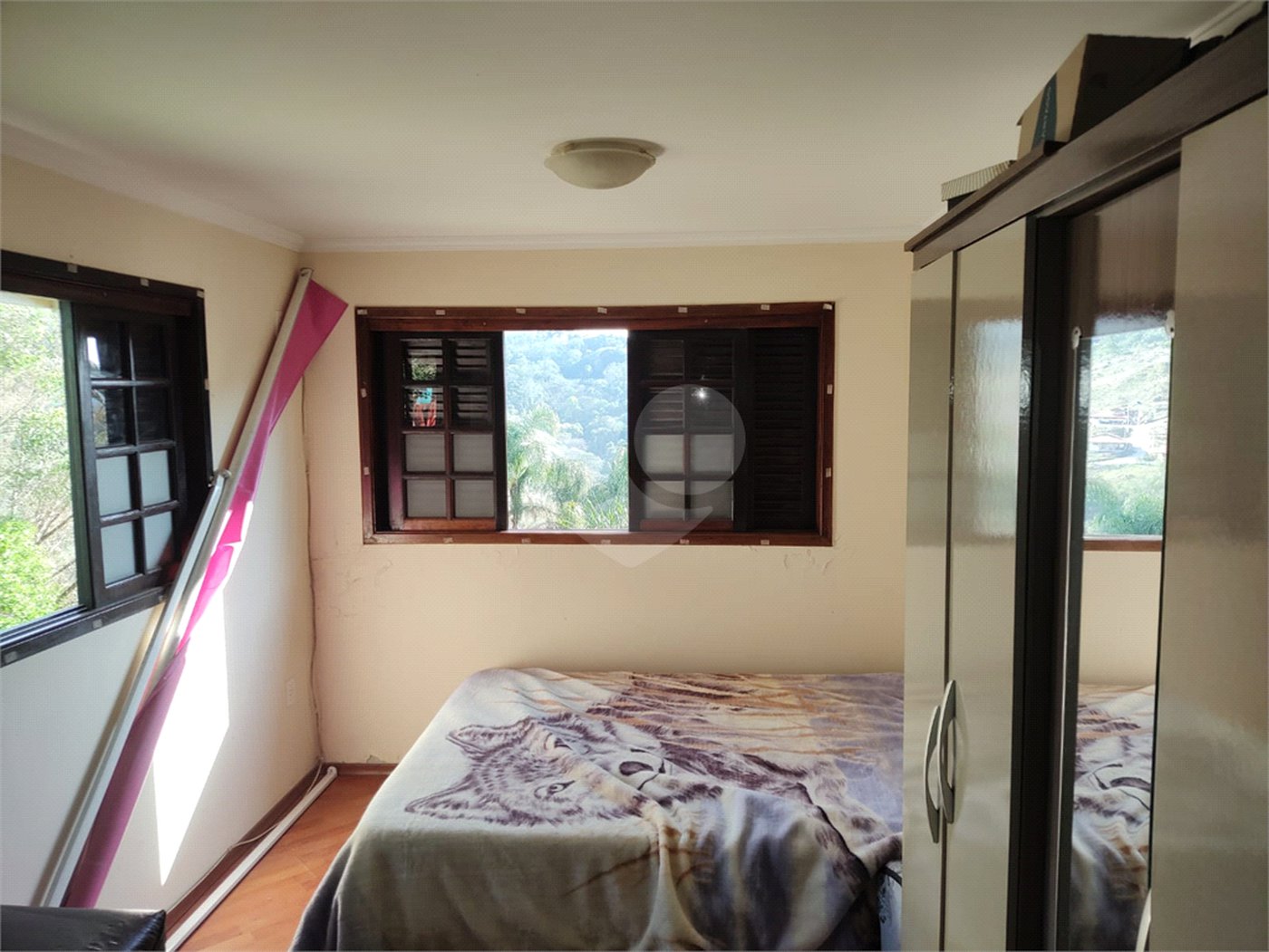 Casa à venda com 5 quartos, sendo 2 suítes, no condomínio Cinco Lagos Portaria II, Mairiporã - SP