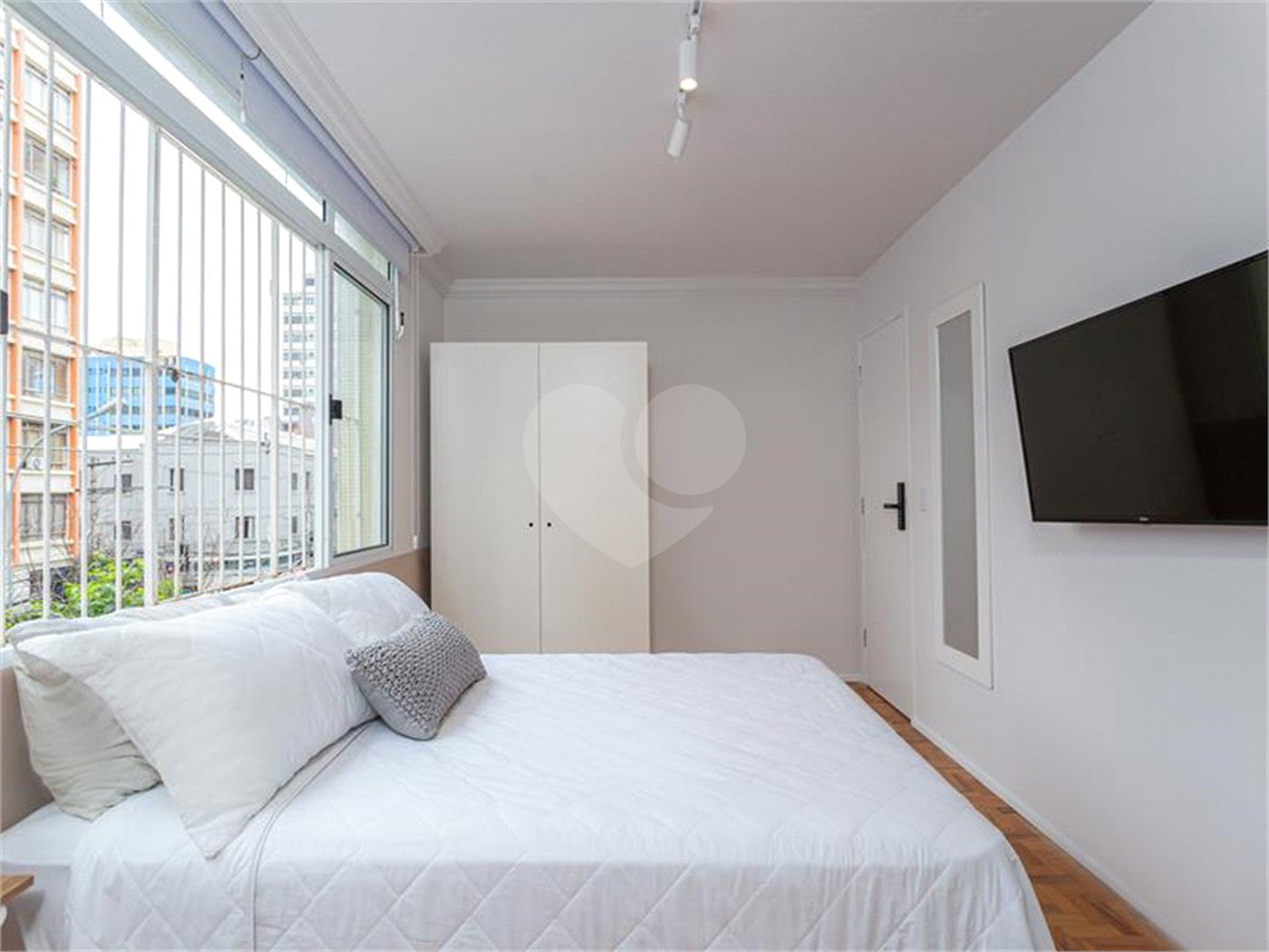 Apartamento à venda com 4 quartos, sendo 2 suítes, em Pinheiros, São Paulo, SP