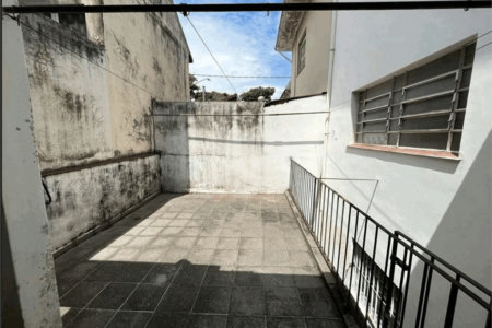 Sobrado com 180m², 3 quartos e 2 vagas