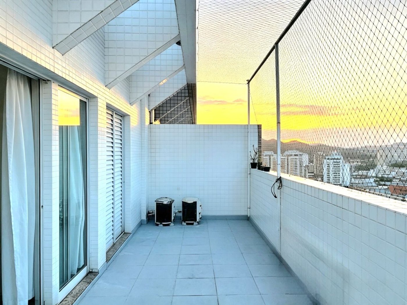 Cobertura com 2 dormitórios à venda, 183 m² por R$ 2.215.000,00 - Gonzaga - Santos/SP
