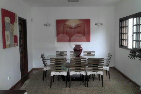 Sobrado à venda com 3 quartos, sendo 1 suíte, em Fazenda Morumbi, São Paulo, SP
