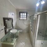 Casa à venda com 5 quartos, sendo 3 suítes, no condomínio Recanto das Palmeiras, Rio de Janeiro - RJ