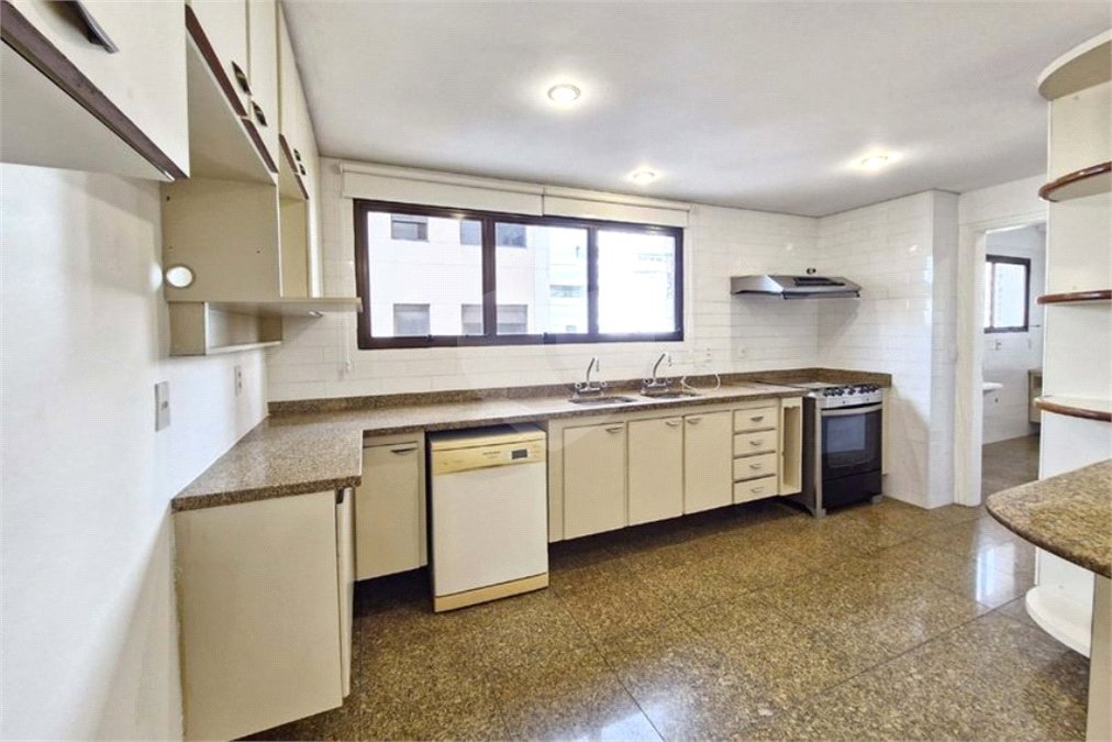 Apartamento à venda com 4 quartos, sendo 3 suítes, em Brooklin, São Paulo, SP