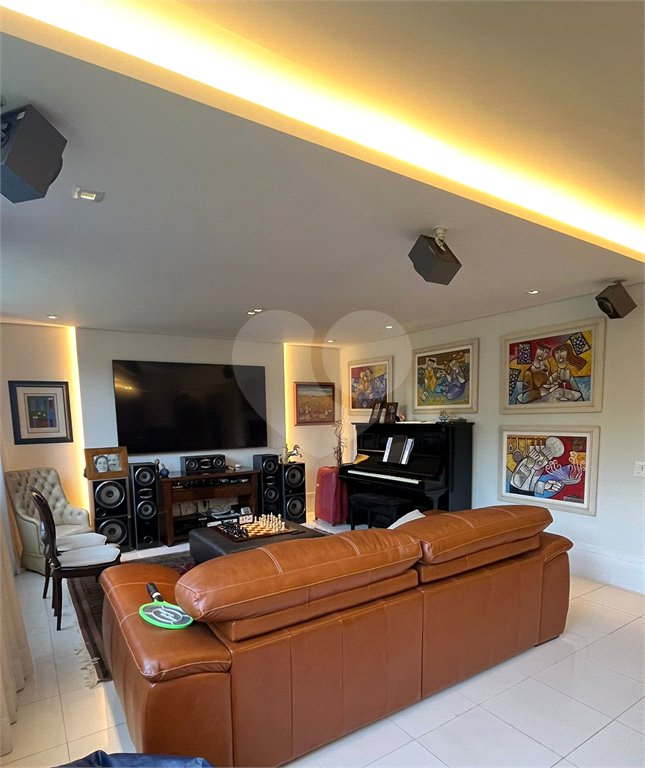 Apartamento à venda com 3 suítes em Vila Suzana, São Paulo, SP