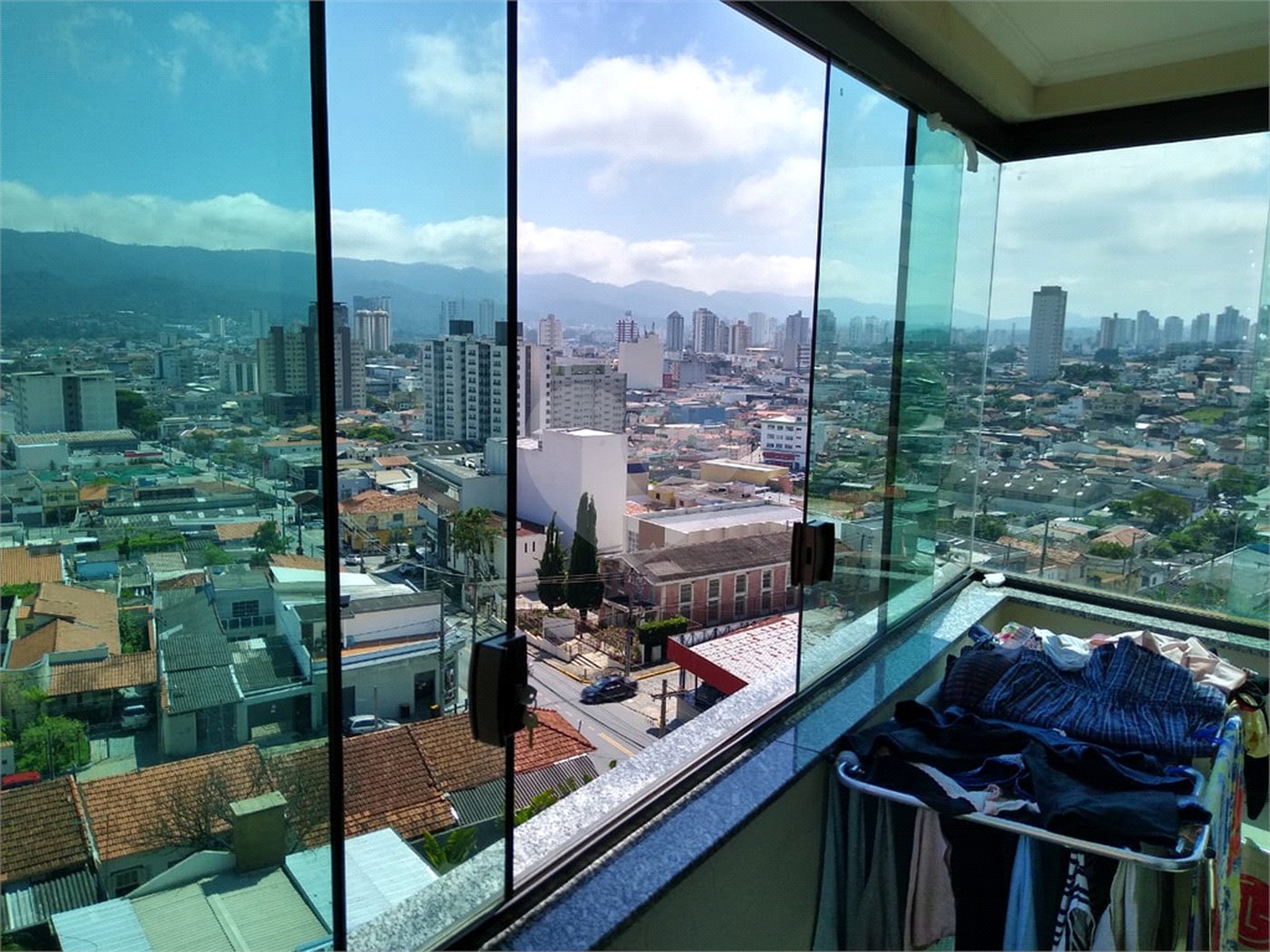 Apartamento à venda com 3 quartos, sendo 1 suíte,  em Vila Vitória, Mogi das Cruzes, SP
