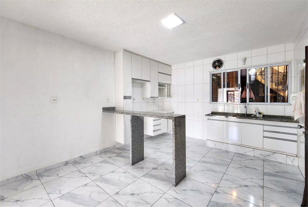 Sobrado à venda com 3 quartos, sendo 1 suíte, em Nova Petrópolis, São Bernardo do Campo, SP