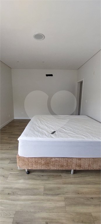 Casa à venda com 3 suítes no condomínio Figueira Garden, Atibaia - SP