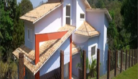 Casa à venda ou para alugar com 4 suítes no condomínio Quebec Ville Residencial, São Roque - SP