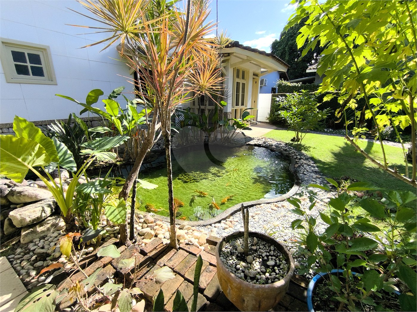 Casa à venda com 4 quartos, sendo 2 suítes, no Centro, Santa Cruz Cabrália, BA