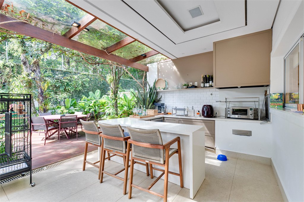 Casa à venda com 3 suítes no condomínio Parc Vignoble, São Paulo - SP