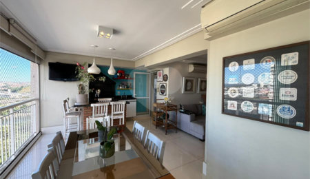 Apartamento à venda com 3 quartos, sendo 1 suíte,  em Santo Amaro, São Paulo, SP