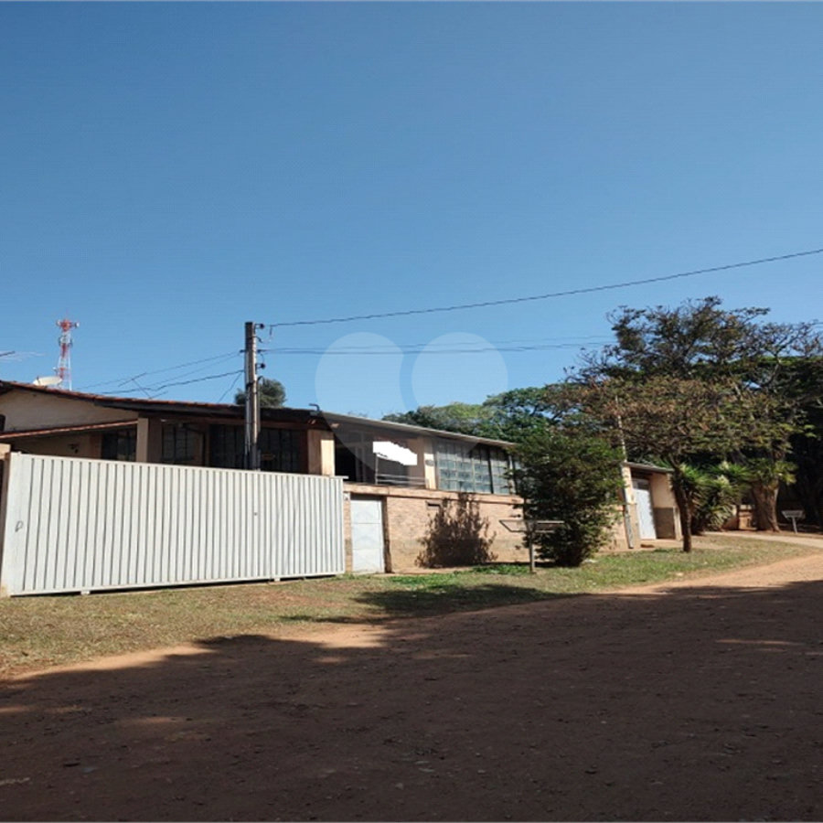 Chácara à venda com 5 quartos, sendo 3 suítes, em Chácaras Fernão Dias, Atibaia, SP