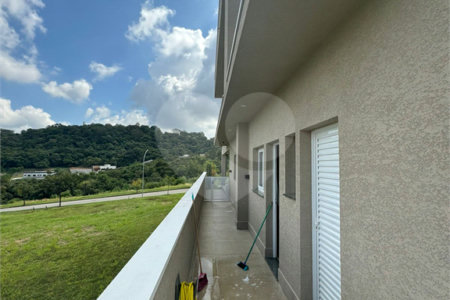 Casa à venda com 4 suítes no condomínio Itaporã, Atibaia - SP