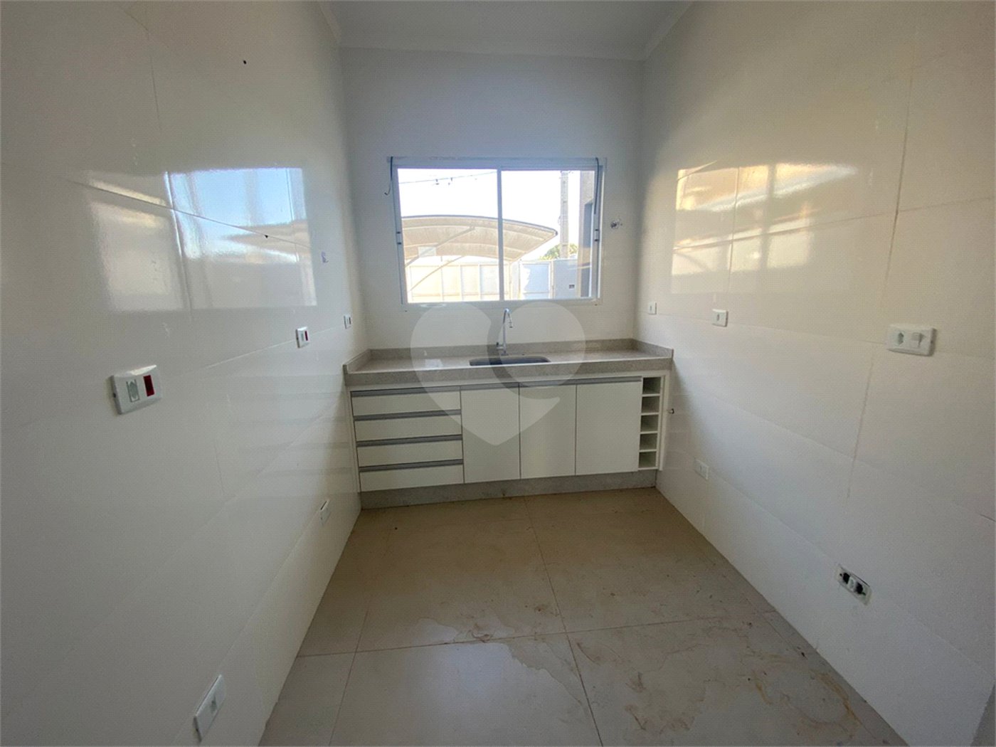 Casa à venda com 3 quartos, sendo 1 suíte, em Ipê, Três Lagoas, MS