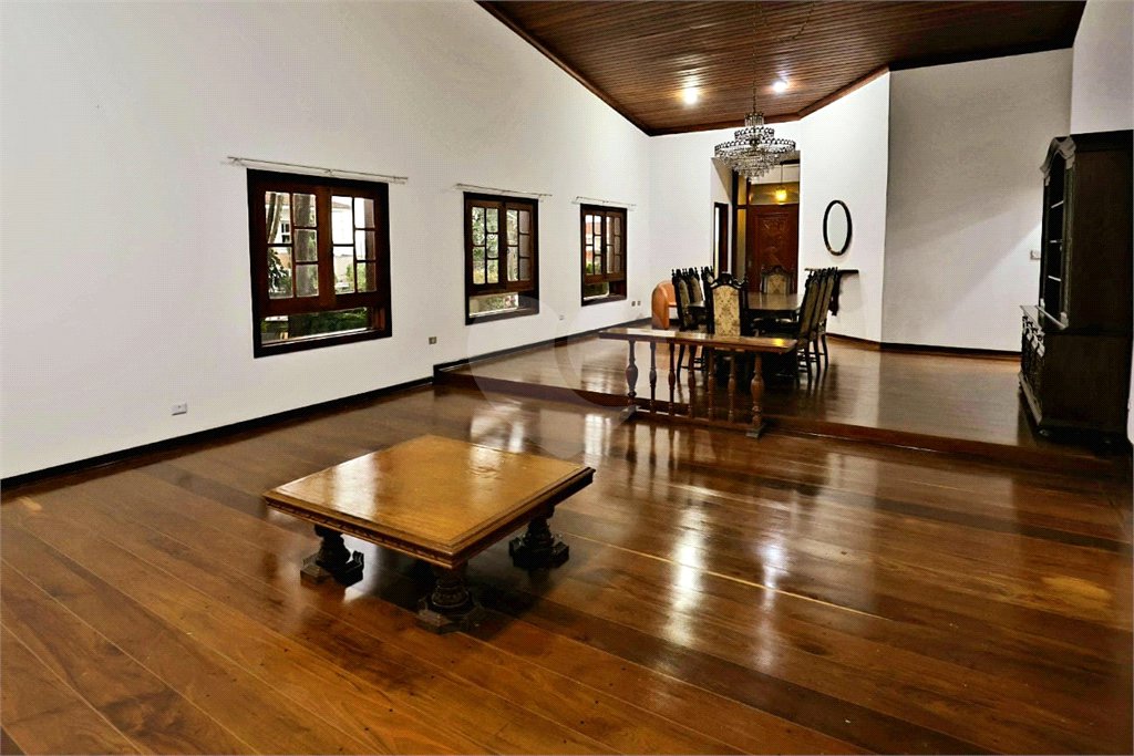 Casa à venda com 4 quartos, sendo 2 suítes, em Jardim São Bento, São Paulo, SP