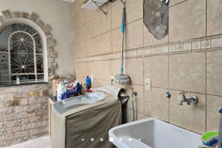 Casa à venda com 4 quartos, sendo 3 suítes,  em Vila Rosália, Guarulhos, SP