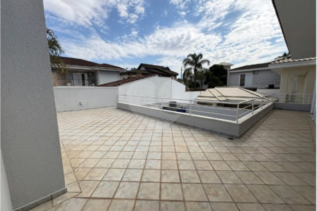 Casa à venda com 5 quartos, sendo 3 suítes, no condomínio Granja Olga III, Sorocaba - SP