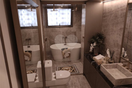 Apartamento à venda com 3 suítes em Moema, São Paulo, SP