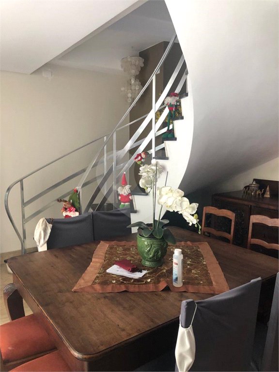 Casa à venda com 8 quartos, sendo 4 suítes, em Jardim Leonor, São Paulo, SP