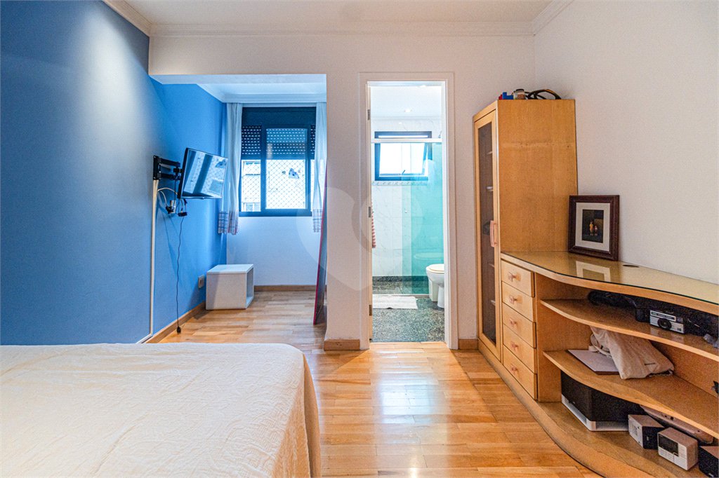Apartamento à venda com 4 quartos, sendo 3 suítes,  em Perdizes, São Paulo, SP