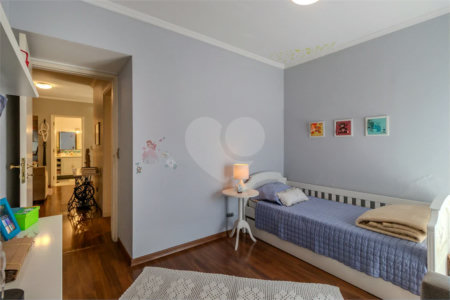 Casa à venda com 3 quartos, sendo 1 suíte, em Alto da Boa Vista, São Paulo, SP