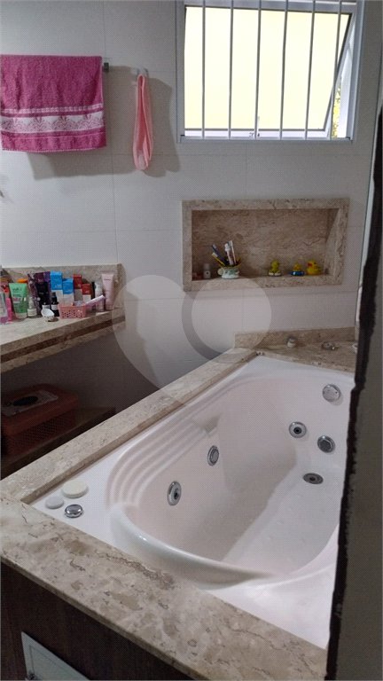 Casa à venda com 3 quartos, sendo 2 suítes, em Capela, Vinhedo, SP