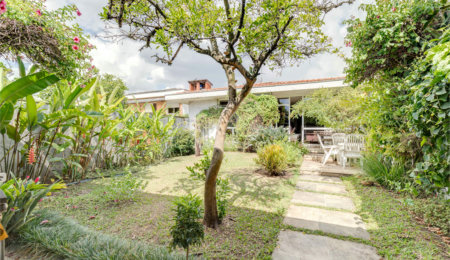 Casa Térrea à venda com 4 quartos, sendo 1 suíte,  em Brooklin, São Paulo, SP
