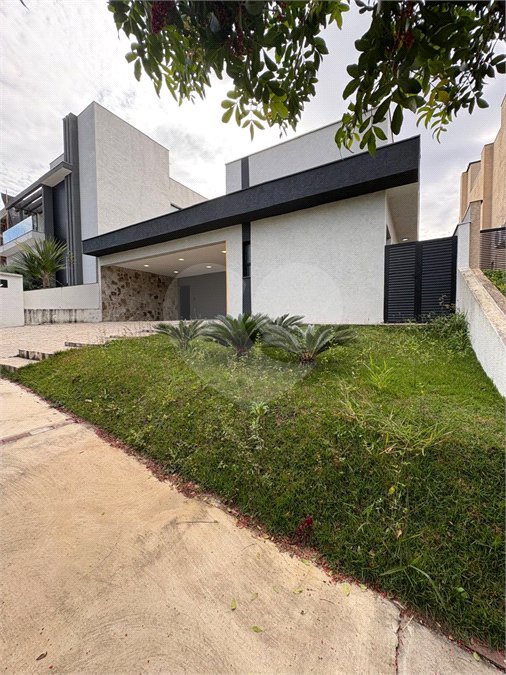 Casa à venda com 3 quartos, sendo 1 suíte,  no condomínio Cyrela Landscape Esplanada, Votorantim - SP