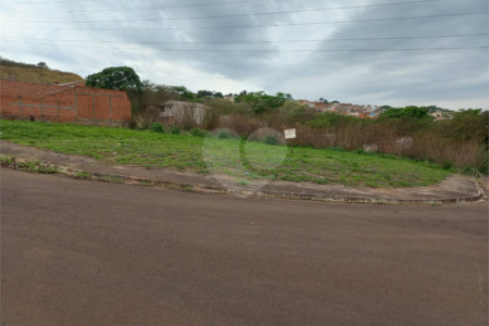 Terreno no Prolongamento Jardim das Torres.