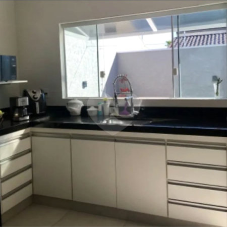 Casa à venda com 3 quartos, sendo 1 suíte, em Vila Batista, Bragança Paulista, SP