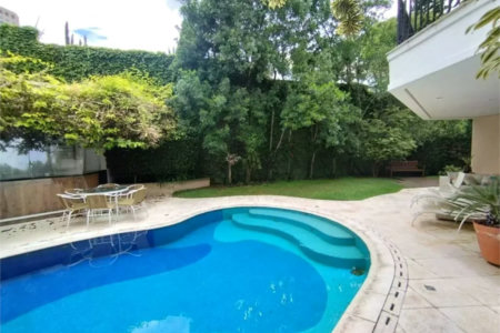 Casa à venda ou para alugar com 4 suítes no condomínio Solares Vila Europa, São Paulo - SP