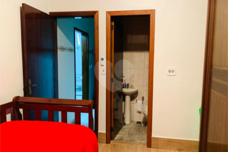 Casa à venda com 3 suítes em Vila Amorim, Suzano, SP