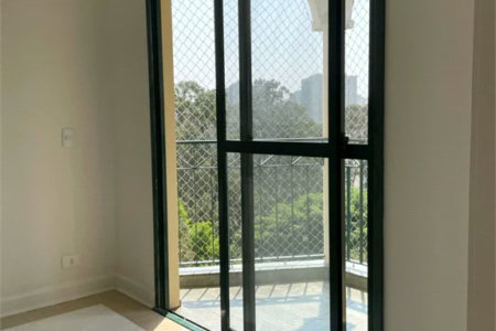 Apartamento à venda com 3 quartos, sendo 1 suíte, em Vila Suzana, São Paulo, SP