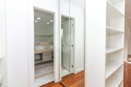 Apartamento à venda com 3 suítes em Alto da Boa Vista, São Paulo, SP