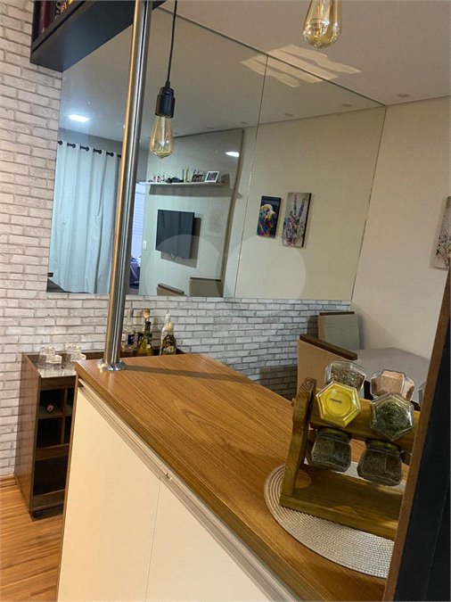 Apartamento à venda com 2 quartos, sendo 1 suíte,  em Jardim Carambeí, São Roque, SP