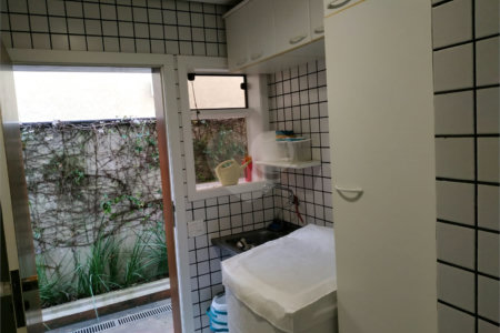 Casa à venda com 3 suítes em Interlagos, São Paulo, SP