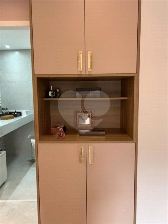 Apartamento à venda com 3 quartos, sendo 1 suíte,  em Cidade São Francisco, São Paulo, SP
