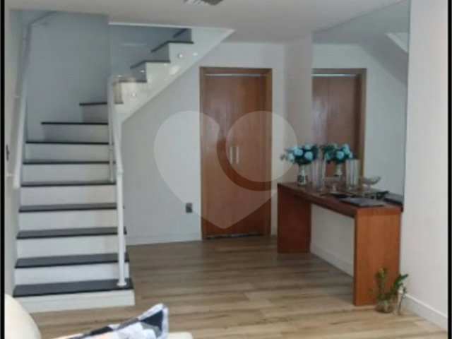 Sobrado à venda com 2 quartos em Santa Terezinha, São Paulo, SP
