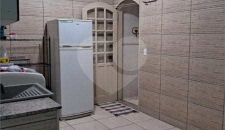 Sobrado à venda com 3 quartos, sendo 1 suíte,  em Parque Gerassi, Santo André, SP