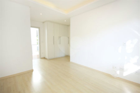 Casa à venda com 4 suítes no condomínio Vila Alba, São Paulo - SP
