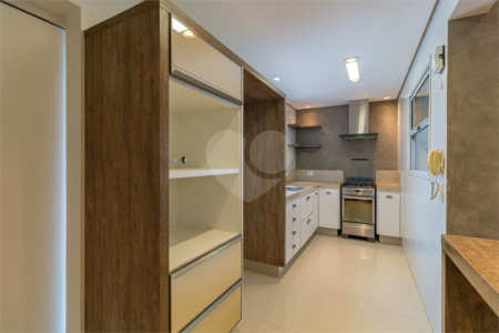 Apartamento à venda com 3 quartos, sendo 1 suíte,  em Chácara Santo Antônio, São Paulo, SP