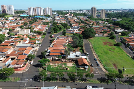 Terreno à venda em Parque Laranjeiras, Araraquara, SP