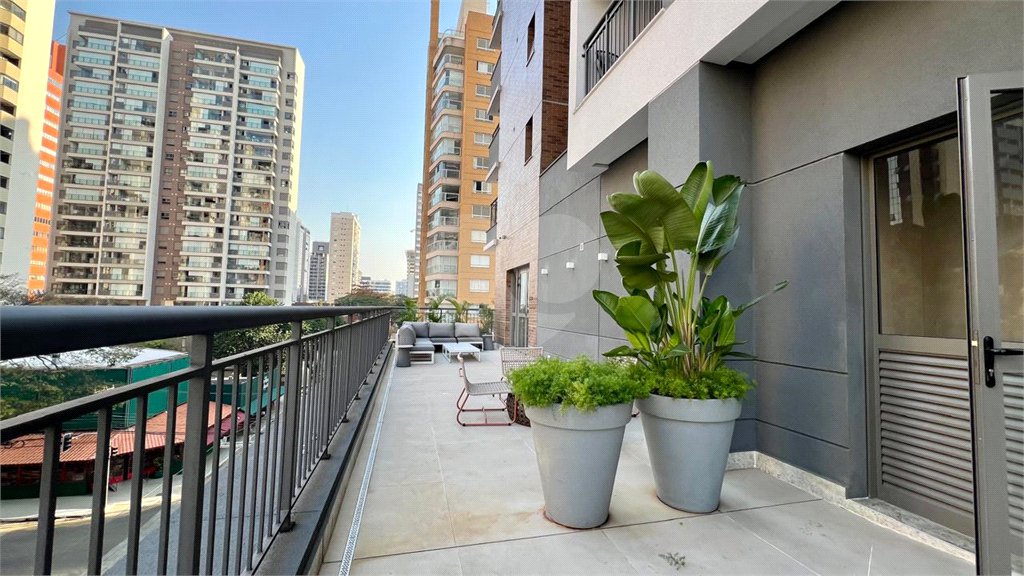 Apartamento à venda com 2 quartos em Moema, São Paulo, SP