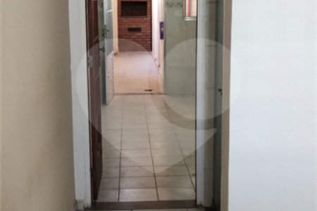 Sobrado à venda com 4 quartos, sendo 1 suíte, em Vila Nivi, São Paulo, SP