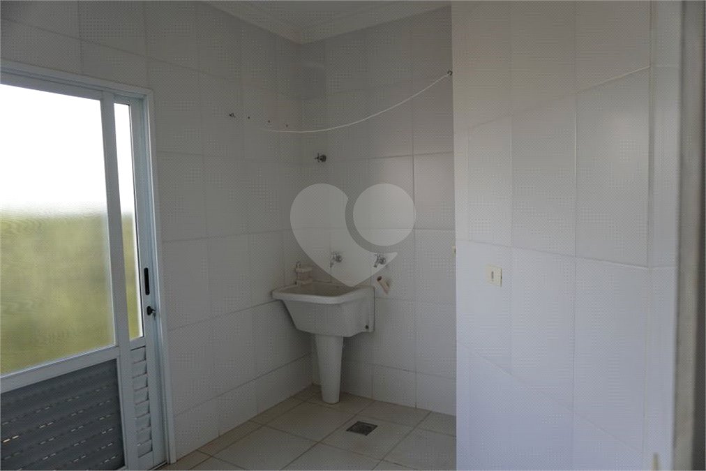 Casa para alugar com 4 quartos, sendo 2 suítes, no condomínio Mont Serrat, Salto - SP