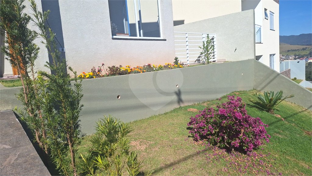 Casa à venda com 3 suítes no condomínio Residencial Alto da Floresta, Bom Jesus dos Perdões - SP